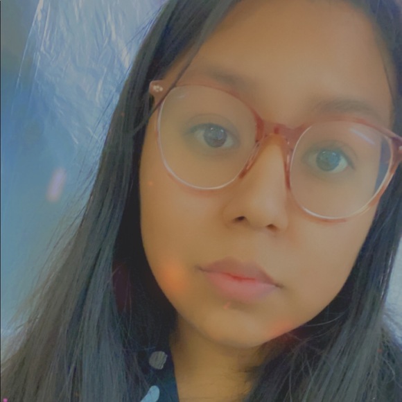 Meet your Posher, Noemi - Picture 1 of 1